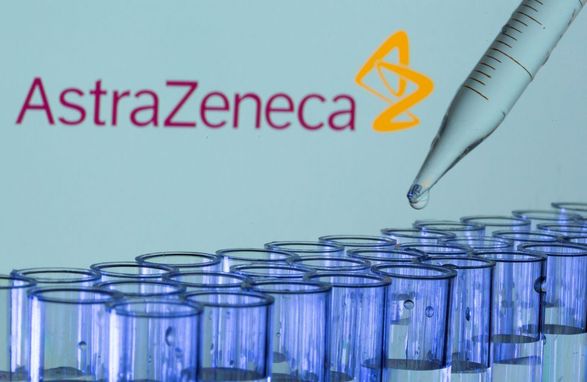 AstraZeneca тестирует свою вакцину против нового варианта COVID-19. Компания Novavax работает над новой версией вакцины